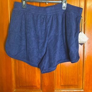 Woman’s AVA & VIV Shorts